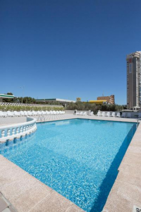 Отель Pierre & Vacances Benidorm Levante  Бенидорм